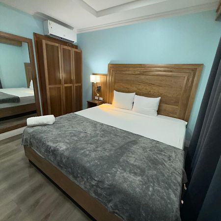 Airport Suites Hotel Piarco Екстериор снимка