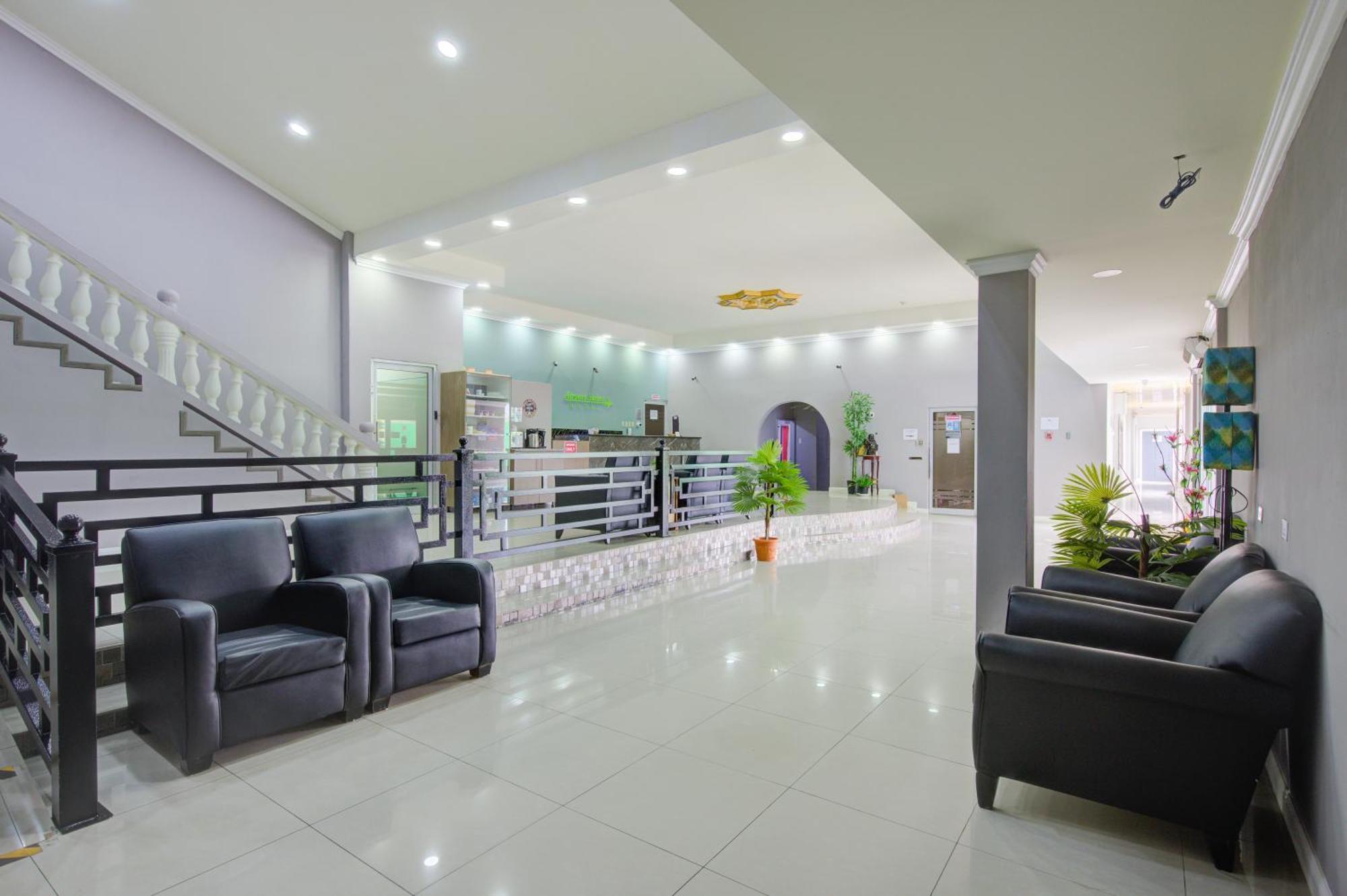 Airport Suites Hotel Piarco Екстериор снимка