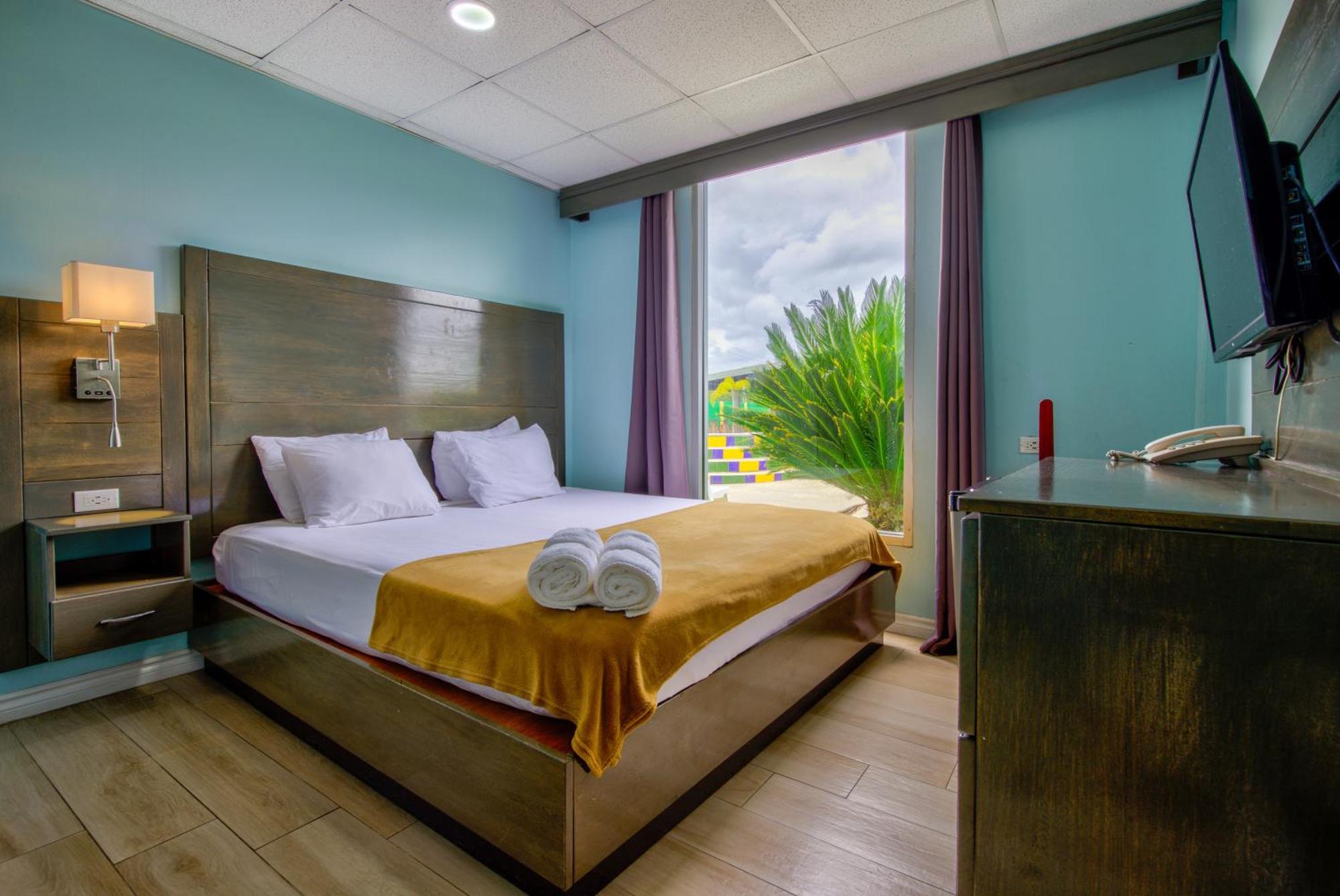 Airport Suites Hotel Piarco Екстериор снимка