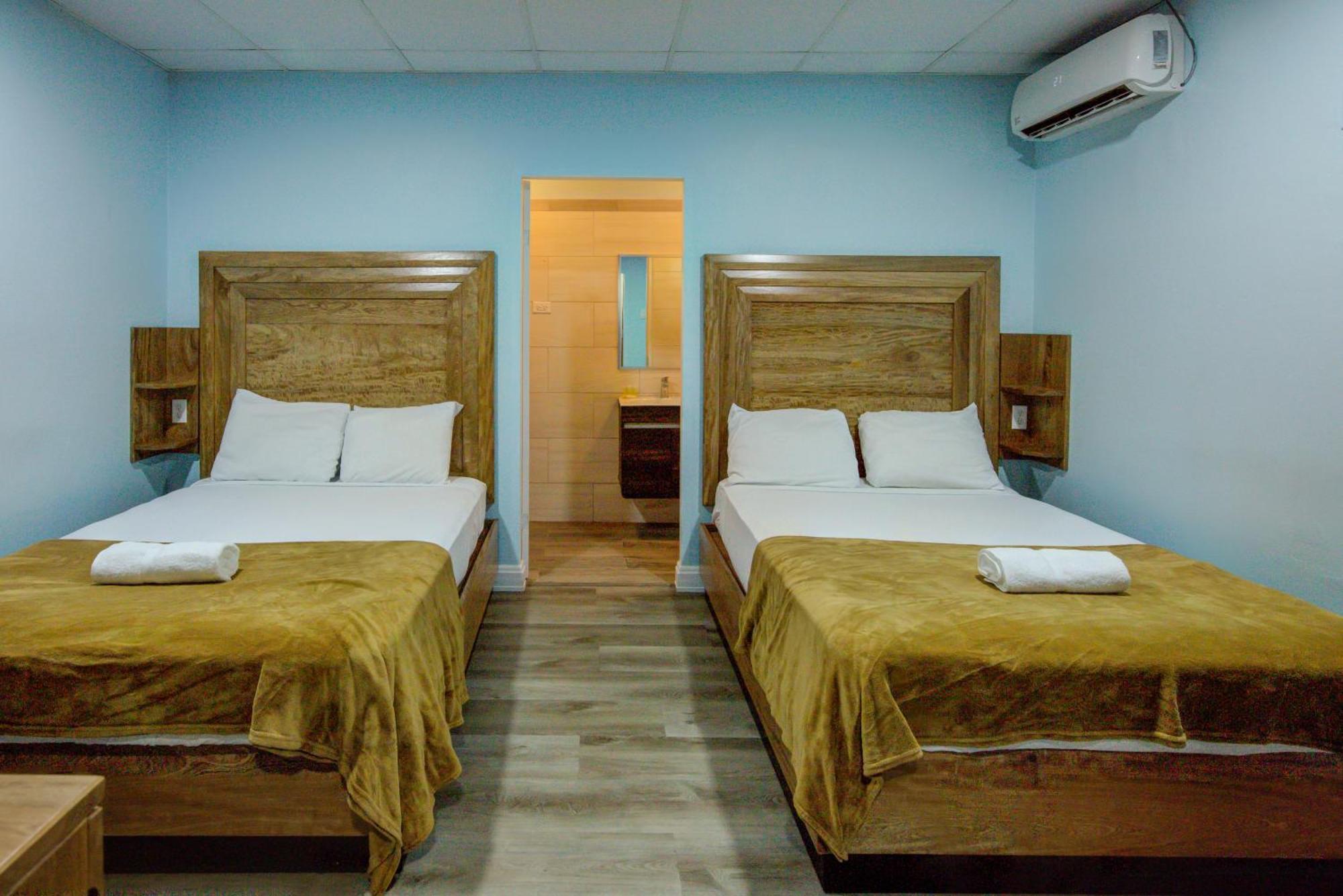 Airport Suites Hotel Piarco Екстериор снимка