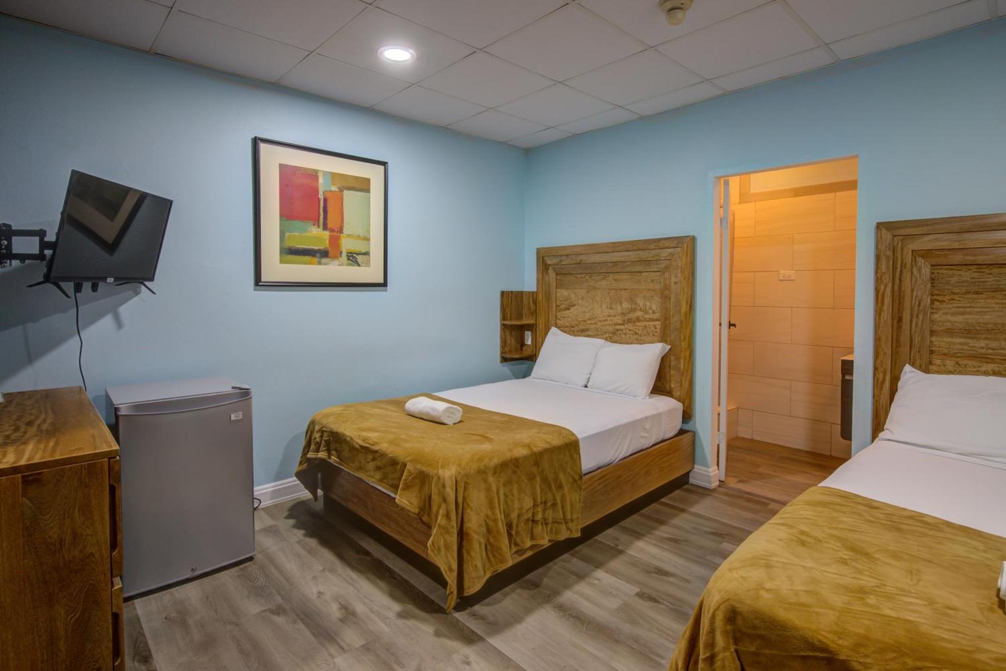 Airport Suites Hotel Piarco Екстериор снимка