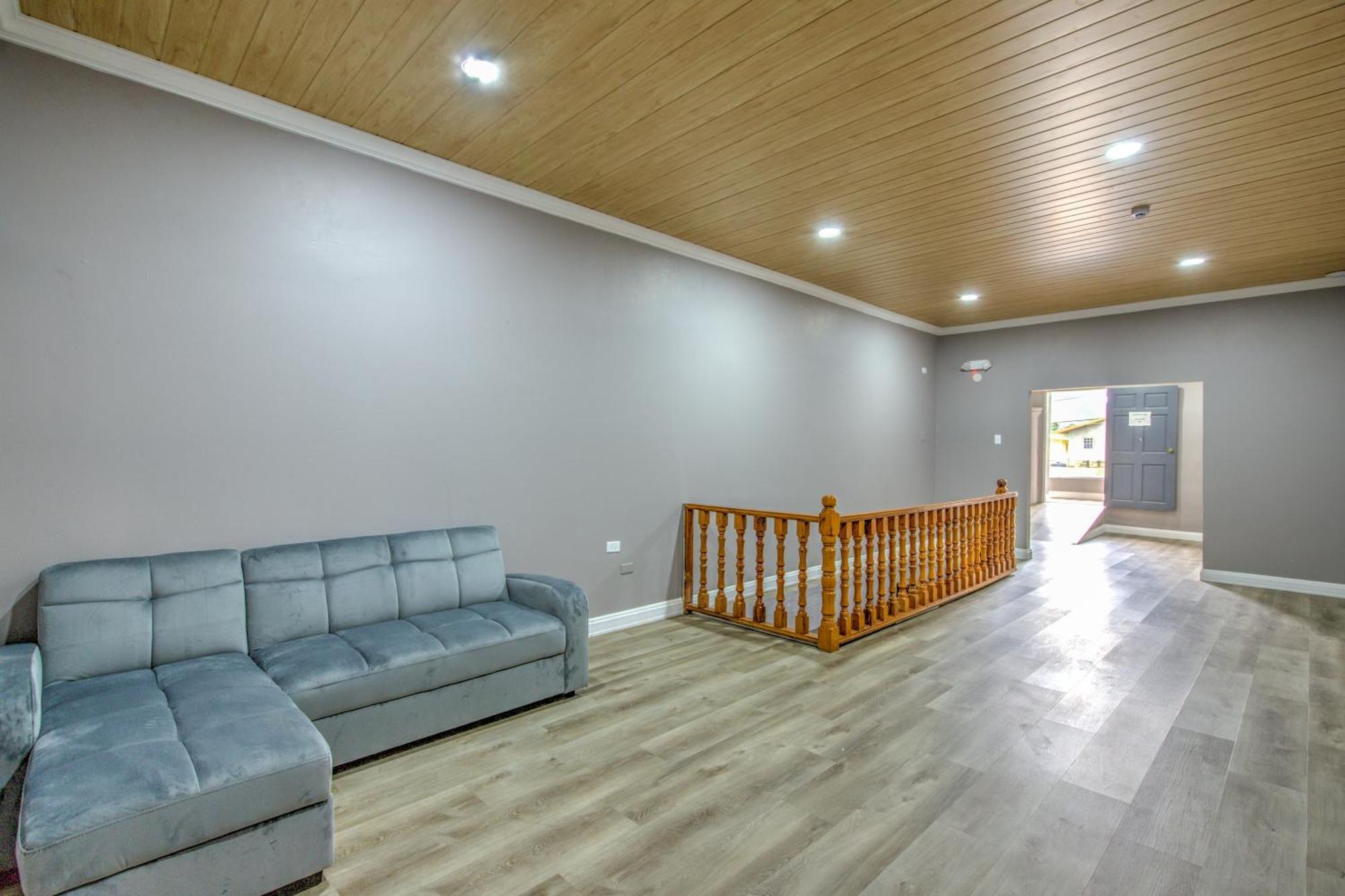 Airport Suites Hotel Piarco Екстериор снимка
