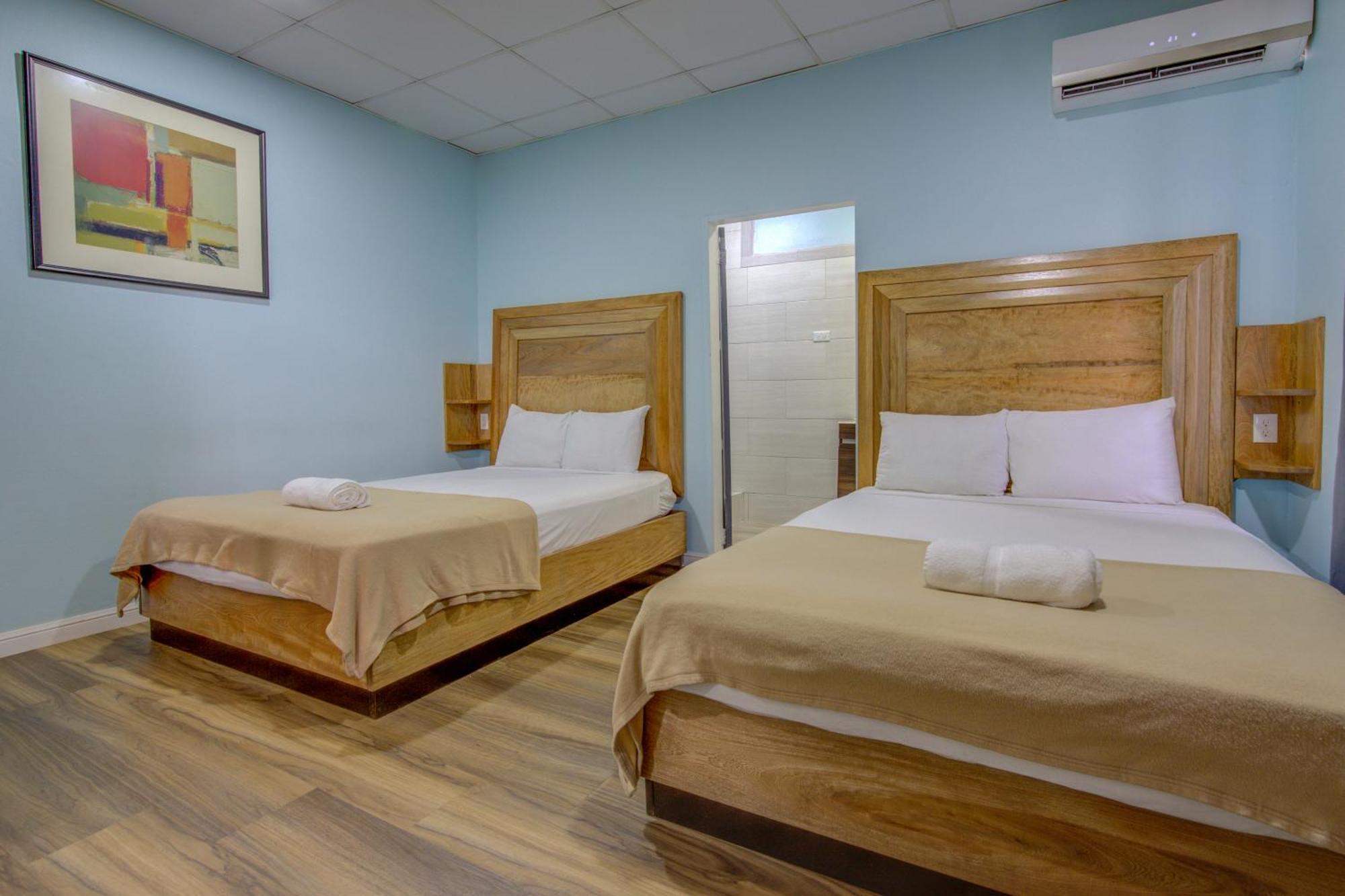 Airport Suites Hotel Piarco Екстериор снимка