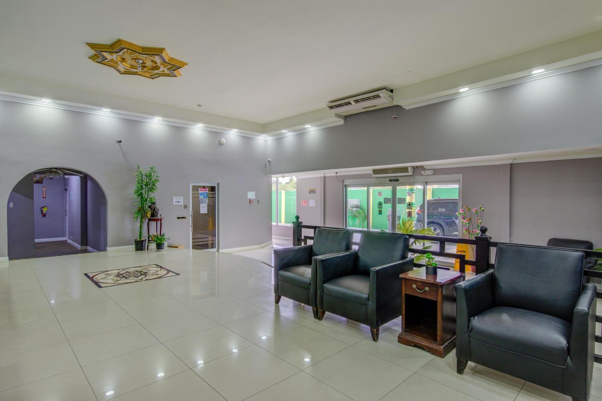 Airport Suites Hotel Piarco Екстериор снимка