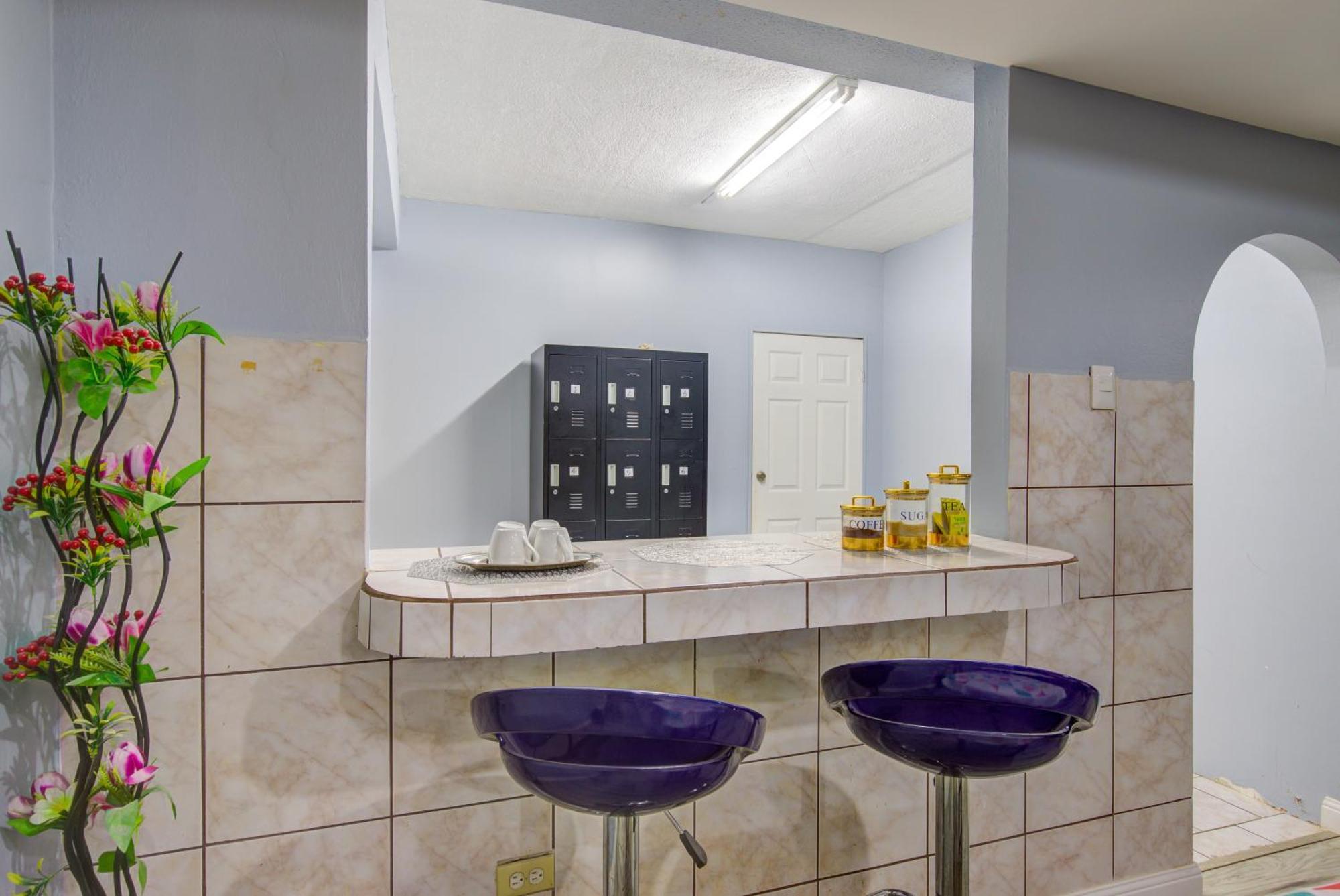 Airport Suites Hotel Piarco Екстериор снимка