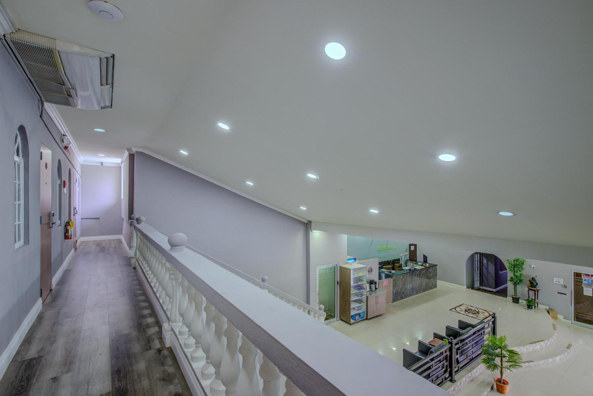 Airport Suites Hotel Piarco Екстериор снимка