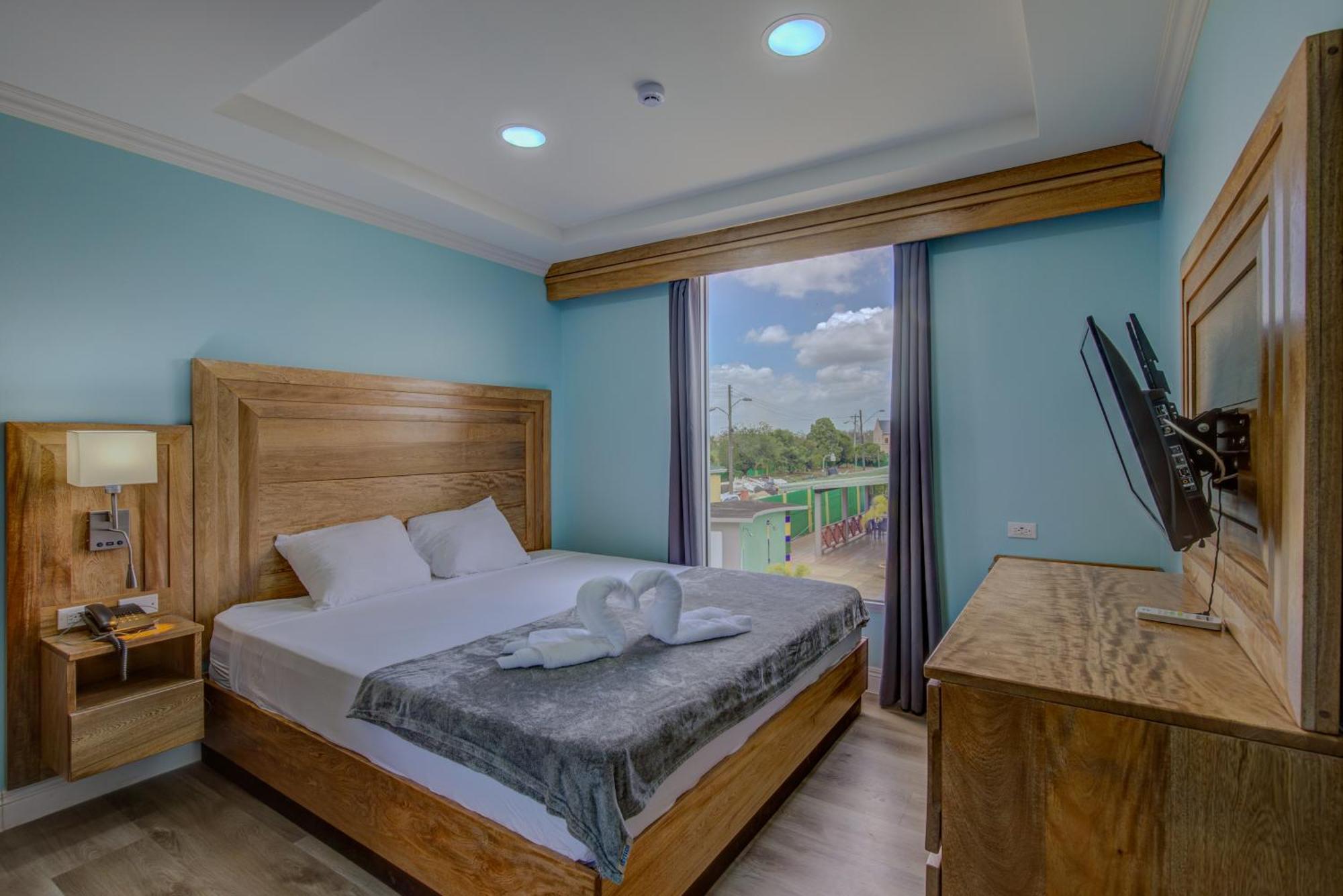 Airport Suites Hotel Piarco Екстериор снимка