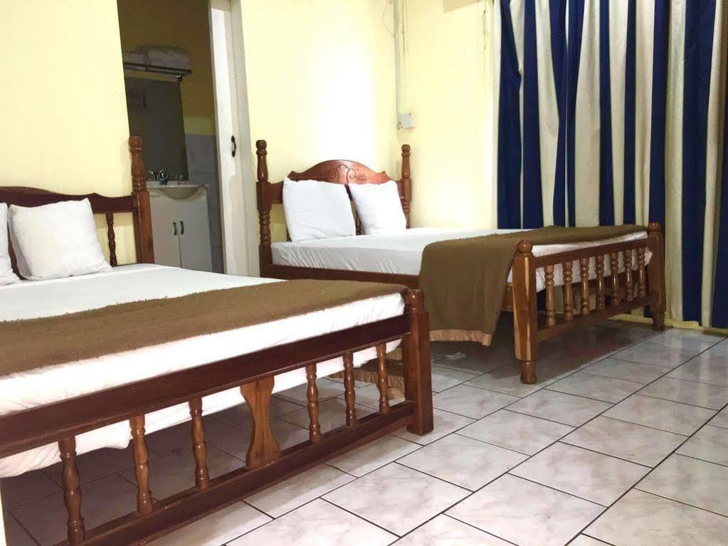 Airport Suites Hotel Piarco Екстериор снимка